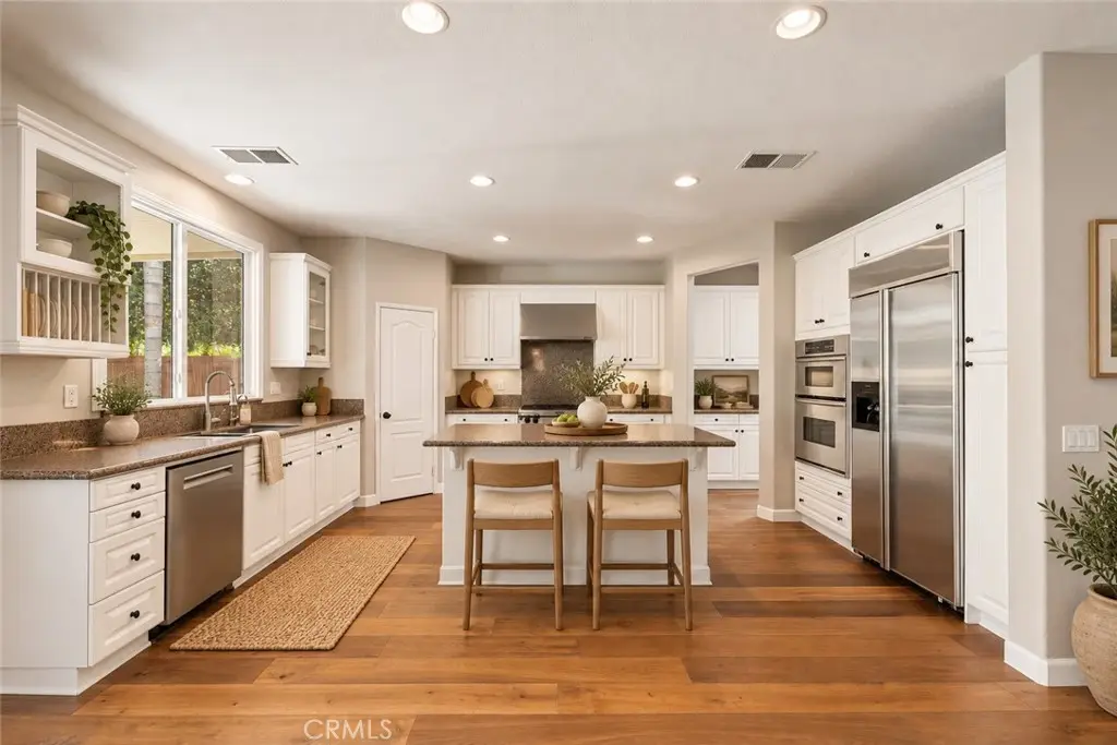 Listing photo of 45000 Vine Cliff